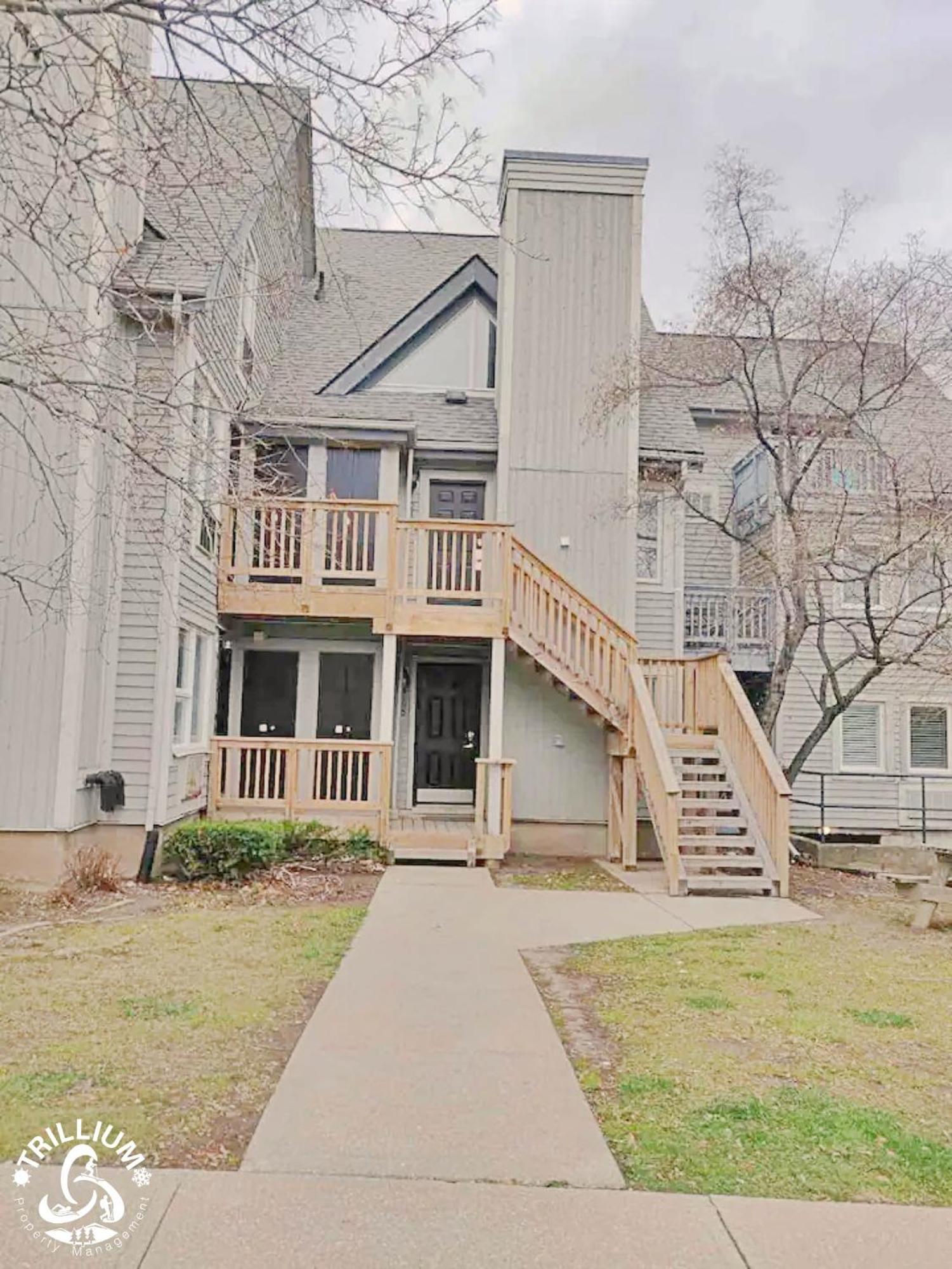 Blue Mountain, Collingwood - Loft Condo, Sleeps 4 Montanhas Azuis Exterior foto